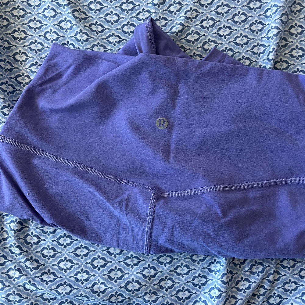Women’s lululemon leggings size 6 purple